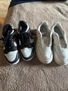 Nike Kids Two-Tone Sneakers in Black & White